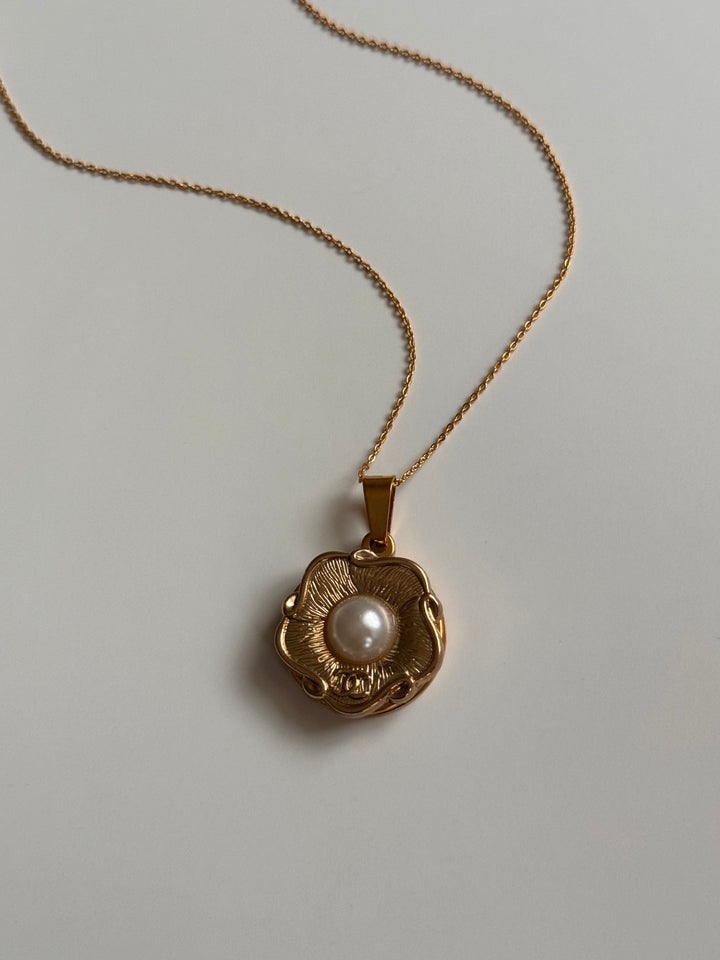 CC Pearl Button Necklace | reworked