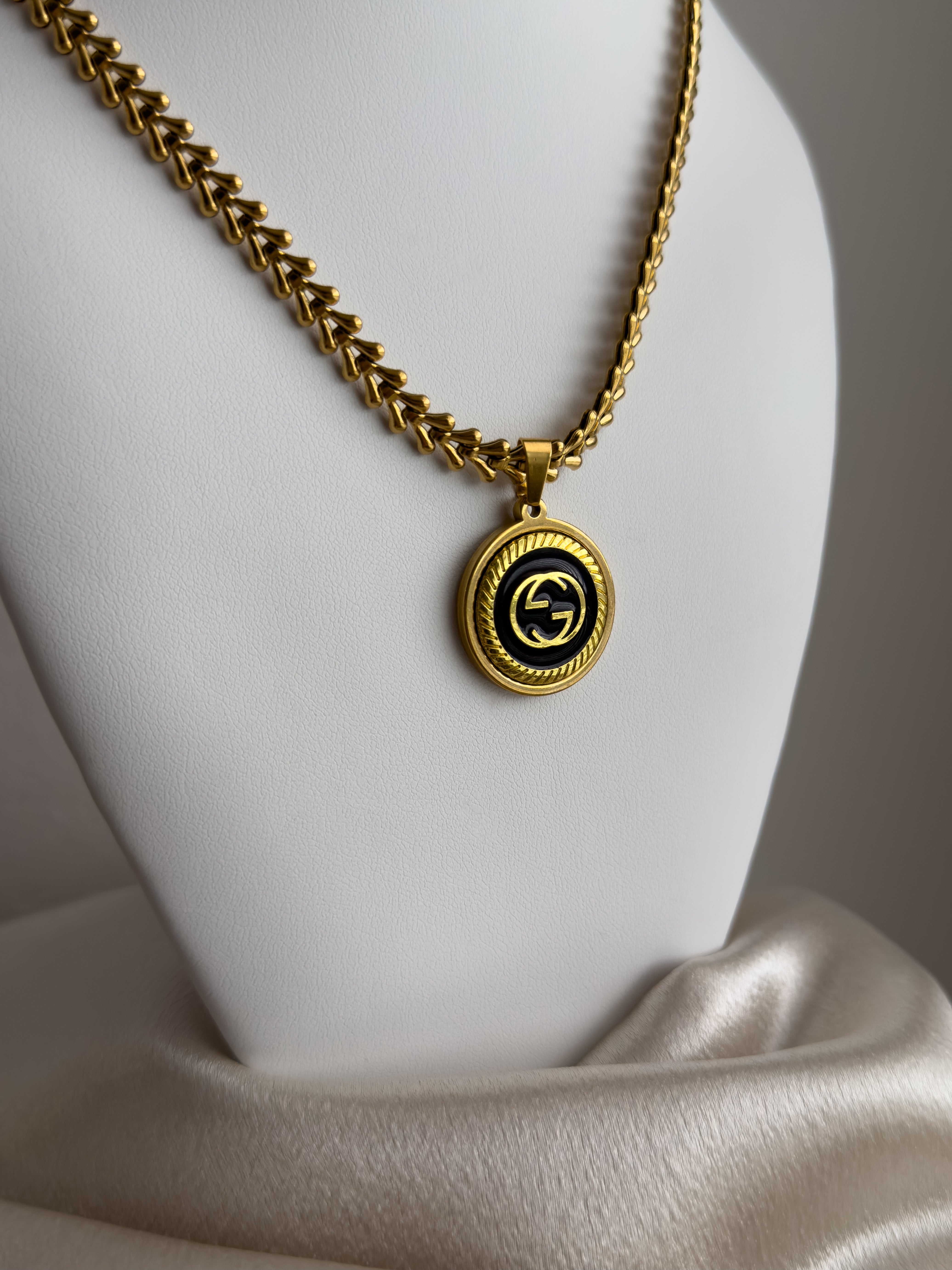 Reworked deals gucci necklace